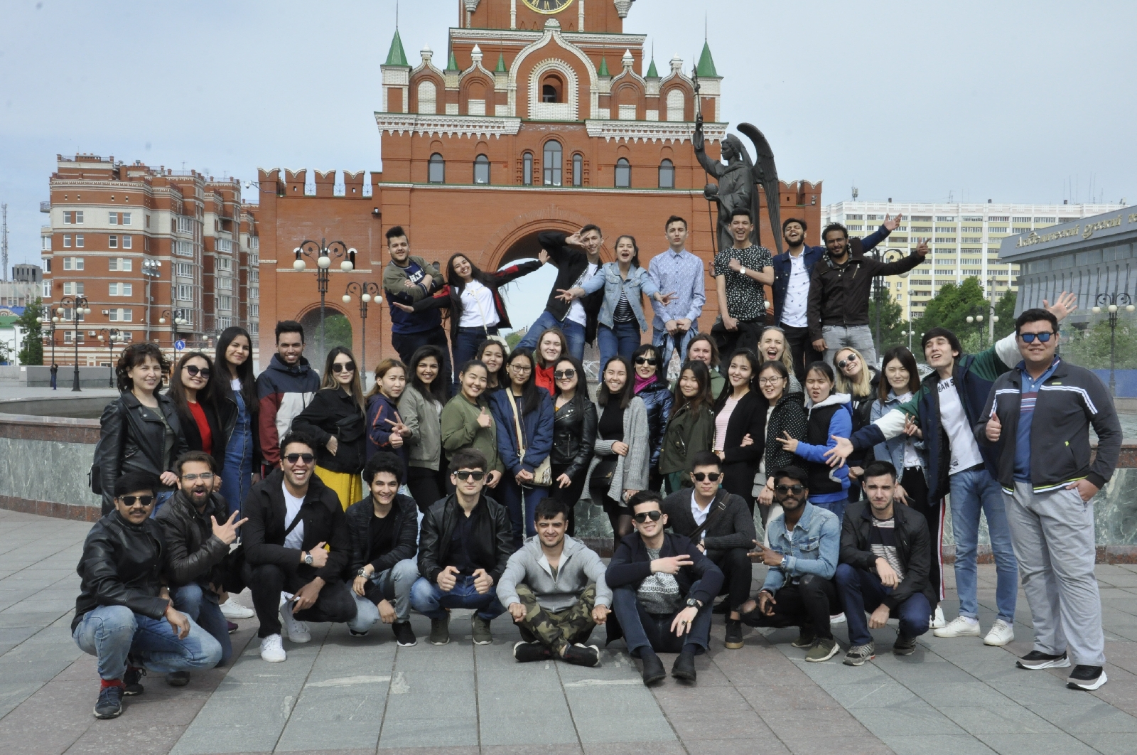 Иностранные студенты ПГУ вернулись из экскурсионной поездки в г. Йошкар-Ола  и г. Чебоксары — Пензенский государственный университет