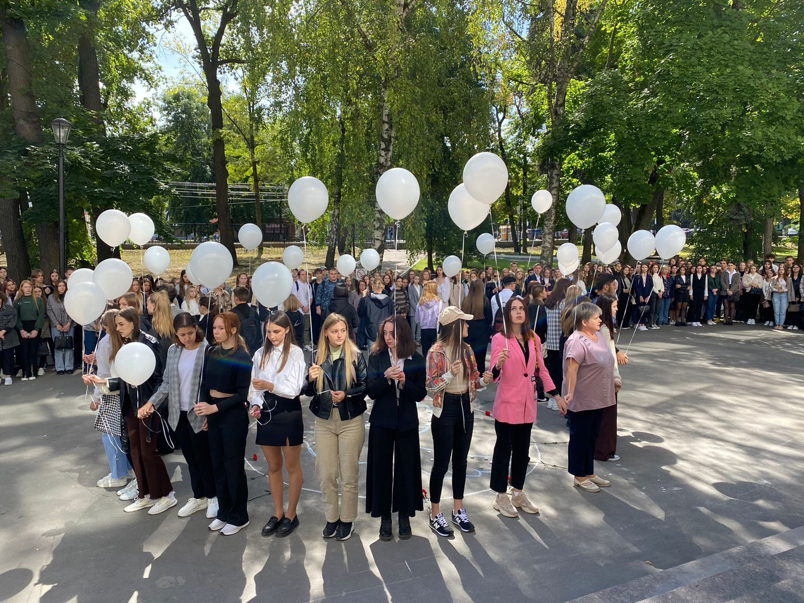 Студенты ПГУ почтили память жертв теракта в Беслане — Пензенский  государственный университет