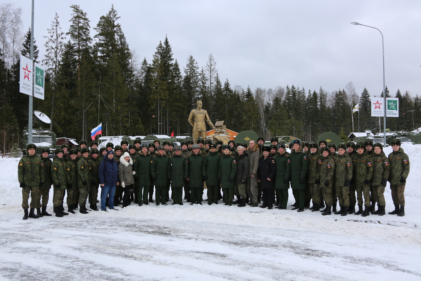 Студенты и преподаватели военного учебного центра ПГУ посетили  военно-патриотический парк «Патриот» — Пензенский государственный  университет