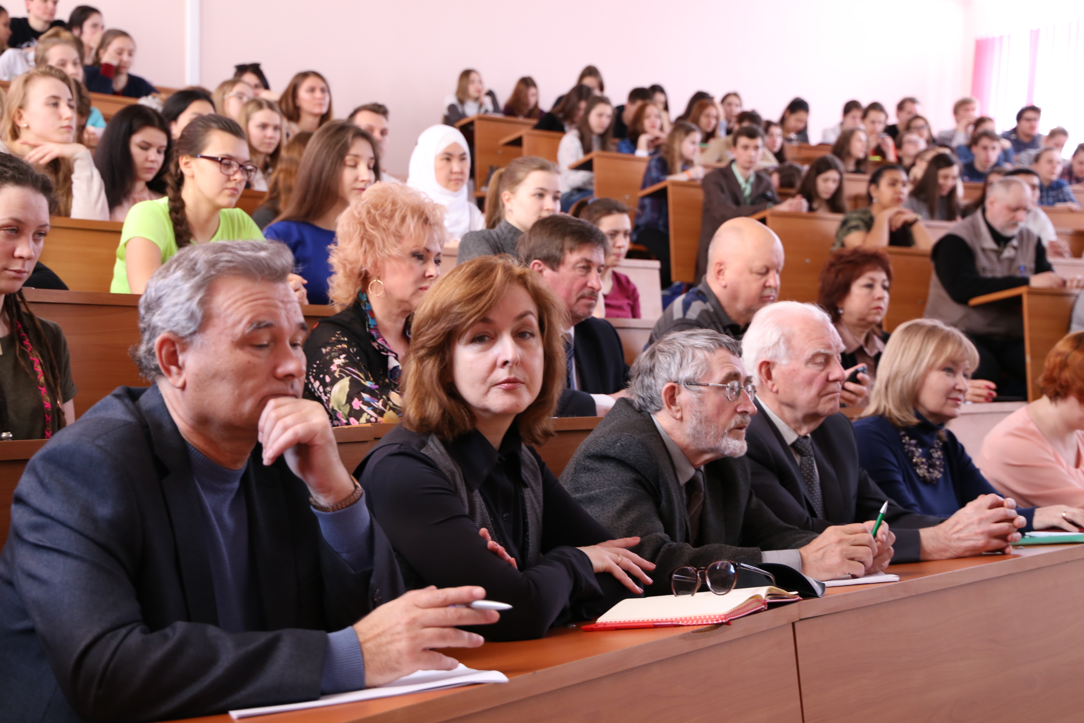 Факультет преподаватели. Преподаватели ПГУ Белинского. Пи имени Белинского ПГУ Пенза. Директор музея Тарханы. Директор Тарханы Мельникова.