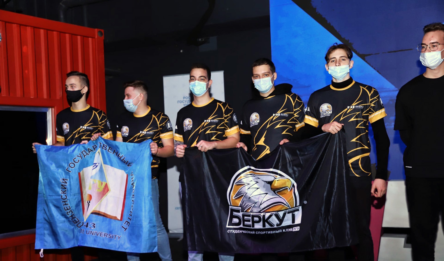 Команда беркут. Беркут эмблема. Команда беркут. Беркут барнаул футбольный клуб. Команда беркут.